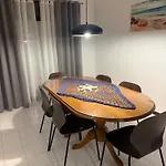 Ocean View Getaway Apartament *